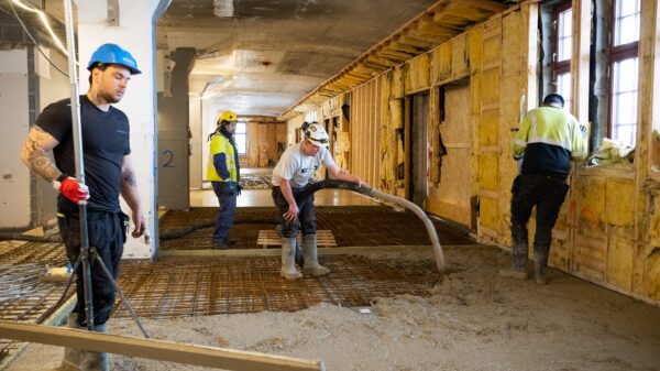 Støping av leirebetong. Foto: Hans Kristian Riise/Oslo havn