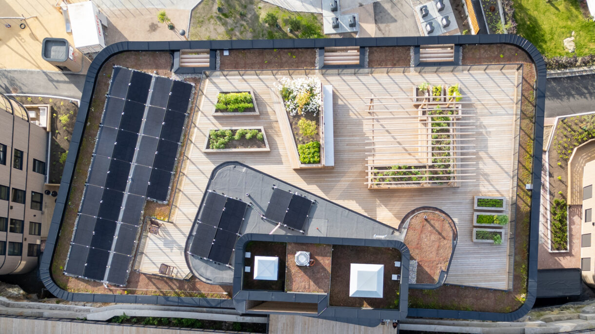 På en av takterrassene er det bygget en badstue, som kan bestilles gjennom en app. Foto: Veronika Moen, AF Eiendom og Birk & co