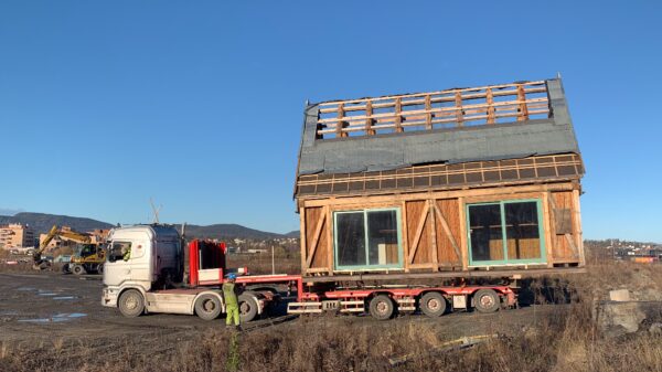 Mange på Fornebu har hatt glede av felleshus og parseller på Nansenløkka. Nå er felleshuset flyttet til nabotomten. Foto: Skanska