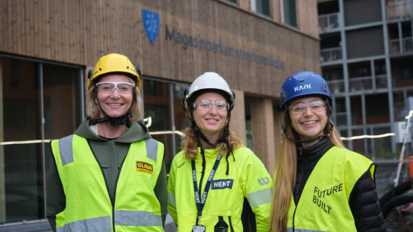 Kristin Rian konseptutvikler i Glava, Gyproc og Weber, Synne Sofie Eliasson i Hent og Nora Holand Hay i Future Built. Foto: Matias Fosso Kristiansen