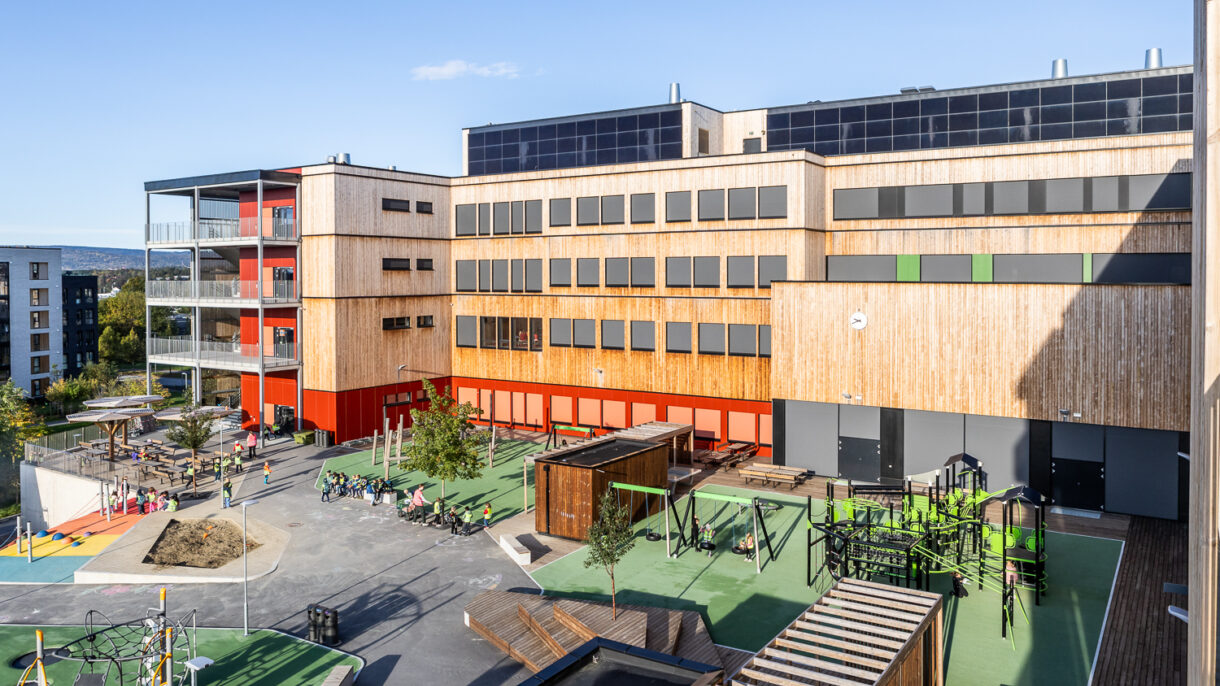 T Lauluten R6 1983 web 72dpi